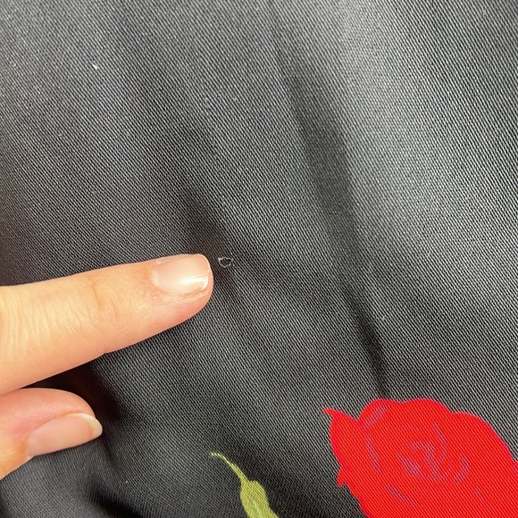 Ashley Graham Beyond Short Sleeve Cold Shoulder Mini Dress Black Red Floral M - Picture 10 of 12